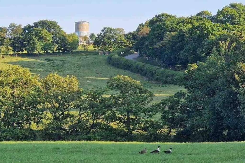 Luxury Converted Water Tower In Flockton Villa Emley Kültér fotó