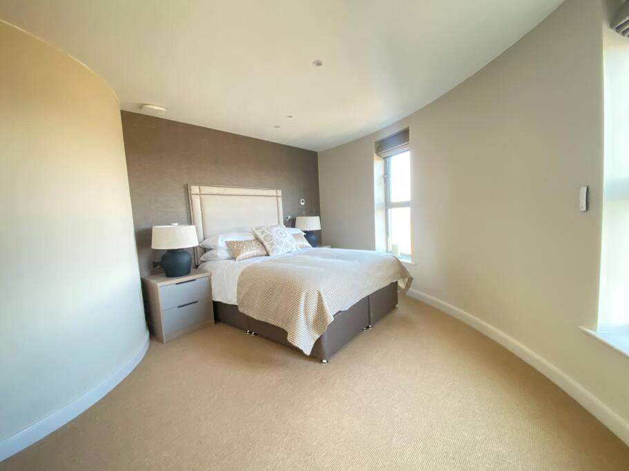 Luxury Converted Water Tower In Flockton Villa Emley Kültér fotó